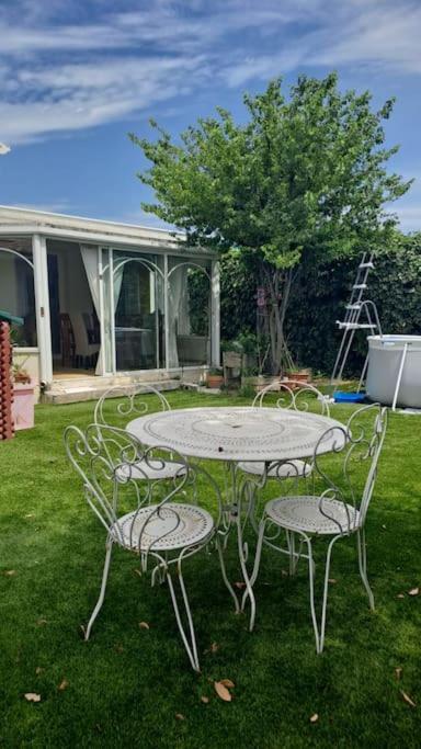 Maison Paisible Et Ensoleillee Avignon Eksteriør billede